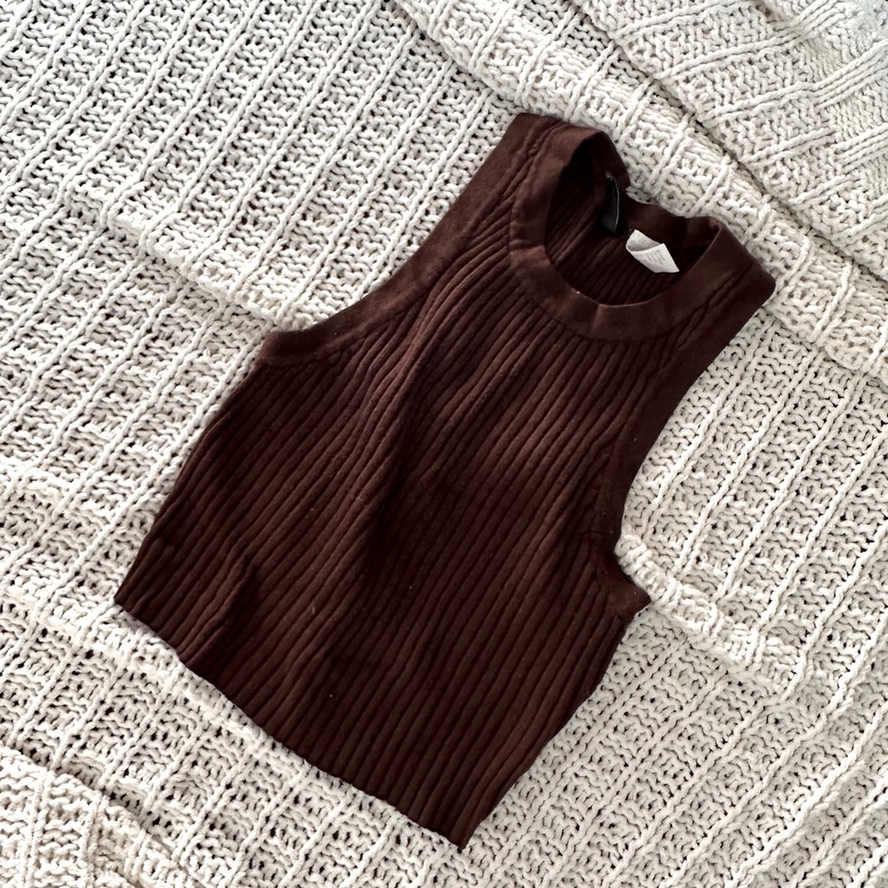cropped sleeveless sweater shirt